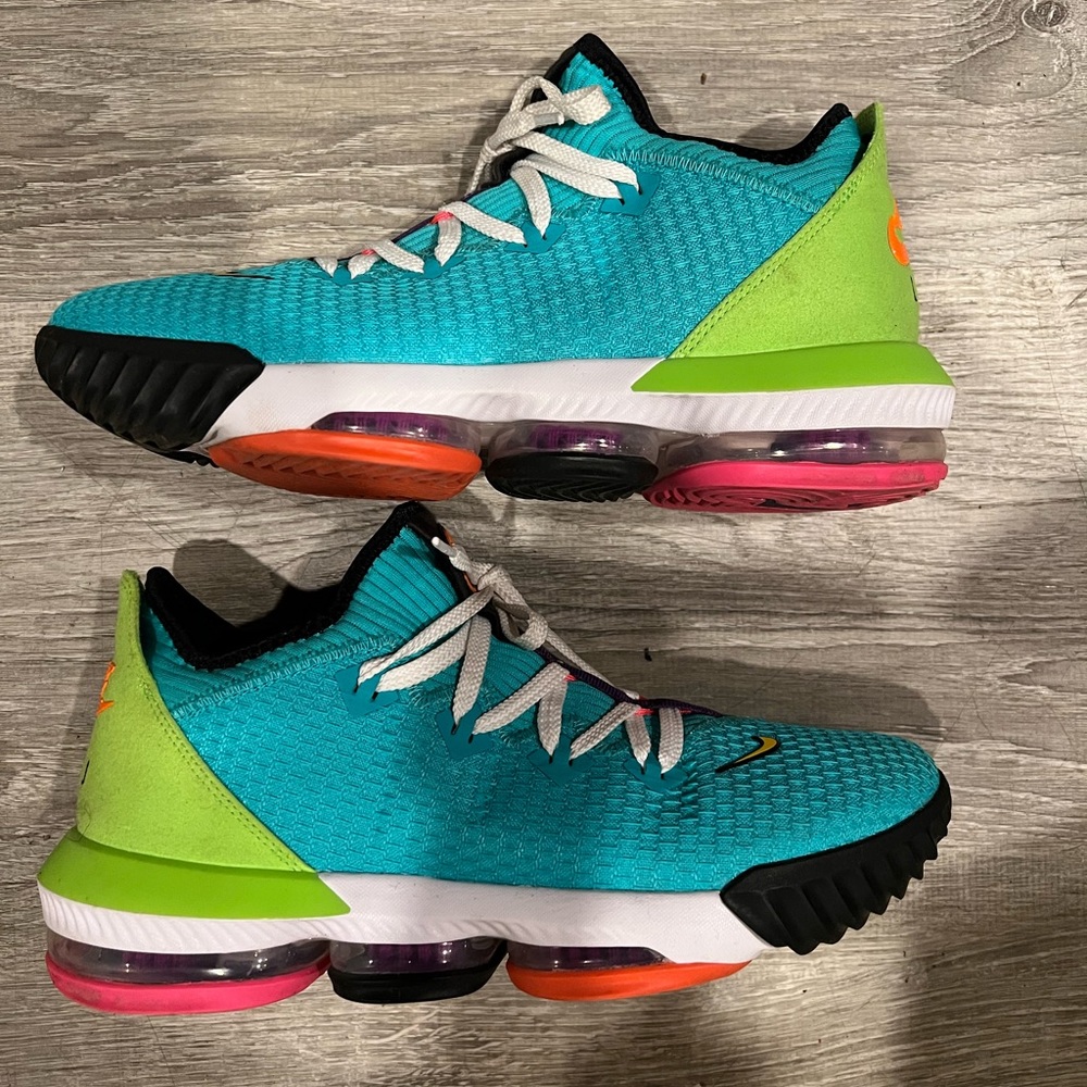 Lebron 16 low